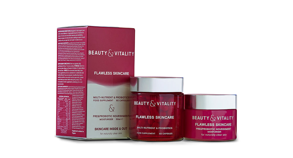 New Clean Formula Flawless Multi-Nutrient & Moisturiser Kit